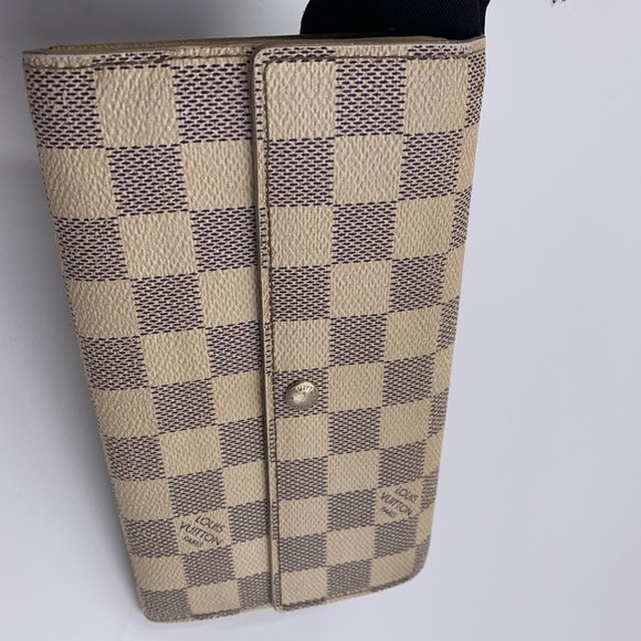 Authentic Louis Vuitton DA White Long Wallet - Picture 3 of 15